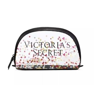 🛍️$5 special if you bundle 🛍️ NWT Victorias Secret make up bag.